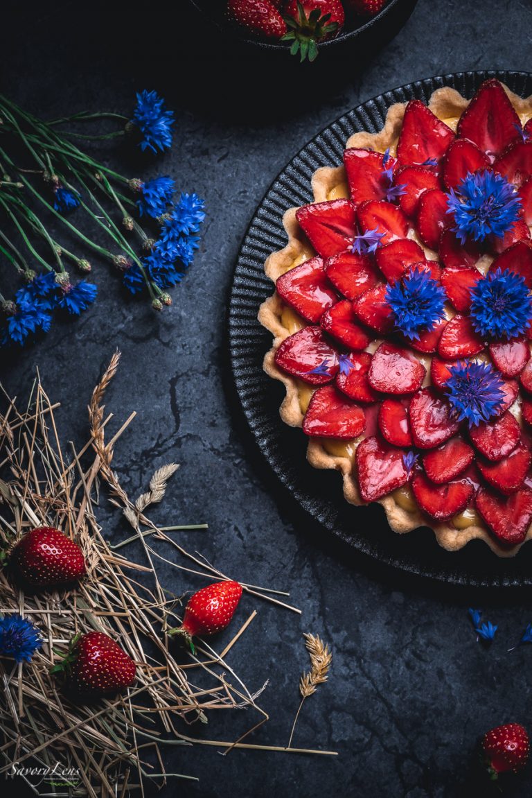 Erdbeer-Tarte mit weißer Schokoladencreme – SavoryLens