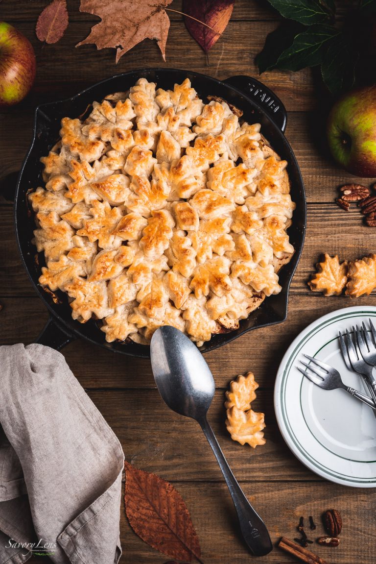 Apple Pandowdy mit Pekannüssen und Butterscotch – SavoryLens Apple Pandowdy mit Pekannüssen und Butterscotch – SavoryLens