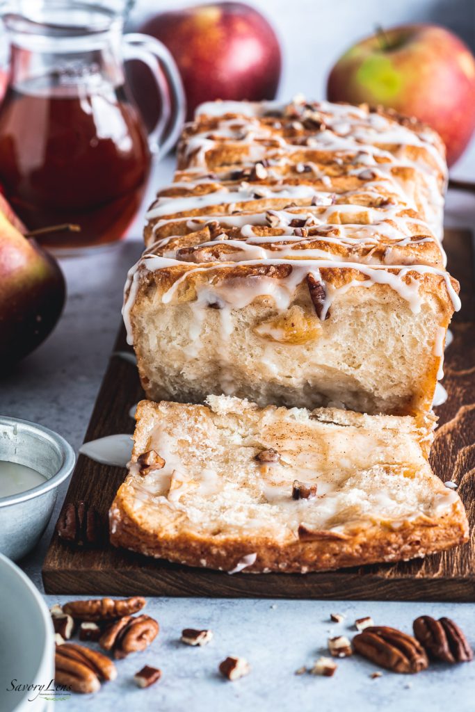 Apfel-Zupfbrot mit Pekannüssen und Ahornsirup – SavoryLens