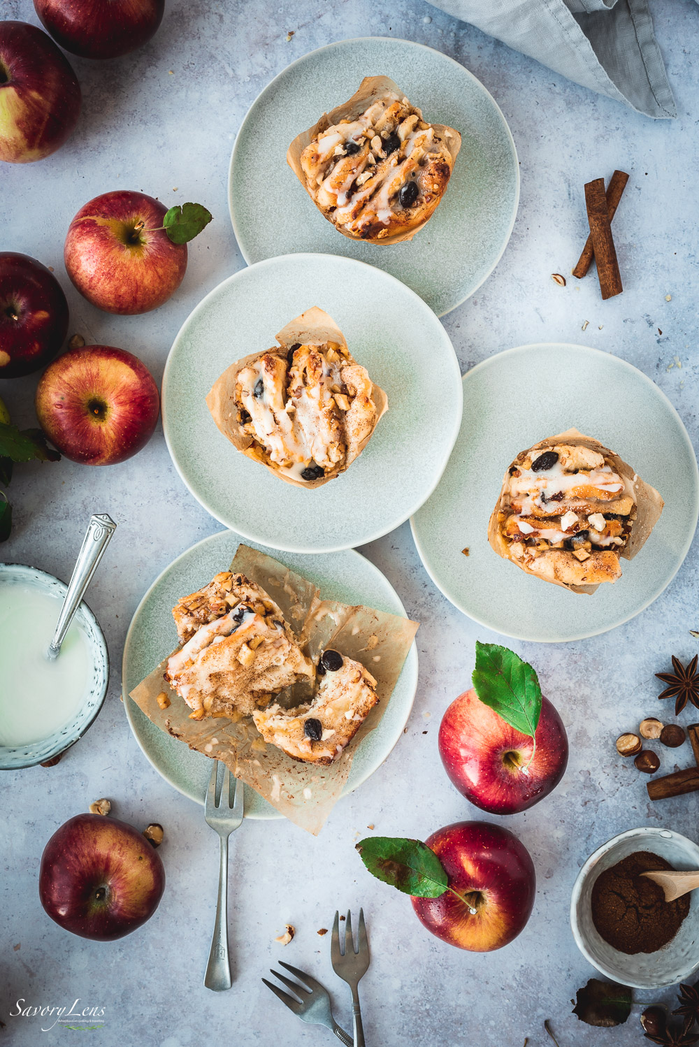 Apfel-Haselnuss-Pull-Apart-Muffins – SavoryLens