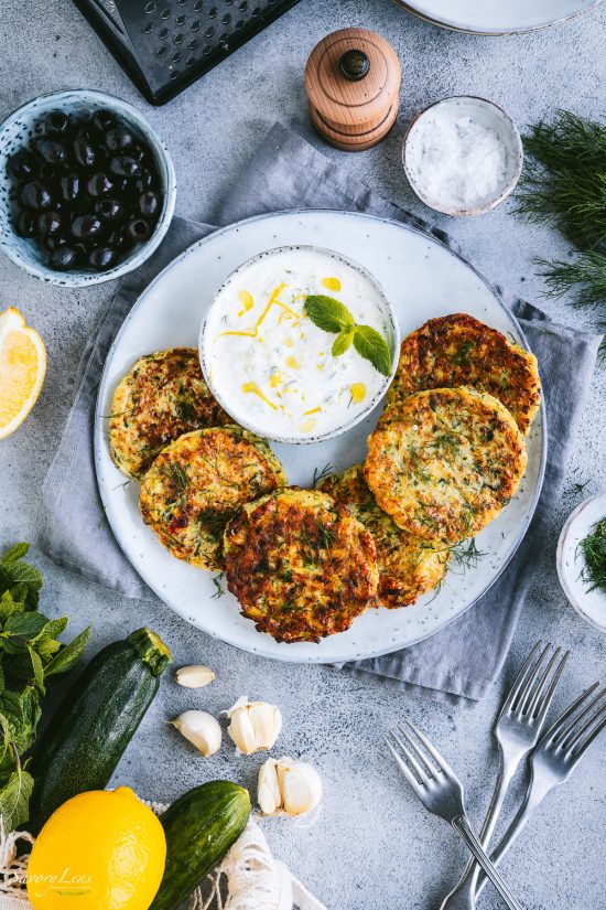 Kolokithokeftedes - Griechische Zucchinipuffer – SavoryLens