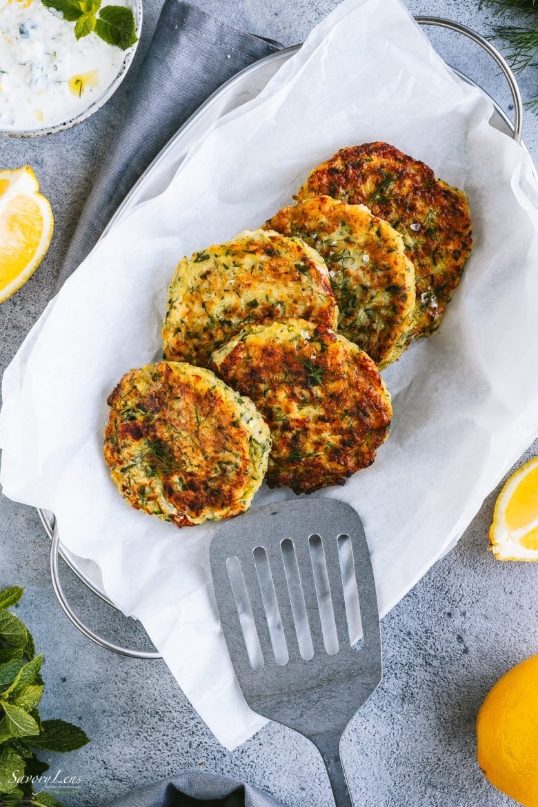 Kolokithokeftedes - Griechische Zucchinipuffer – SavoryLens