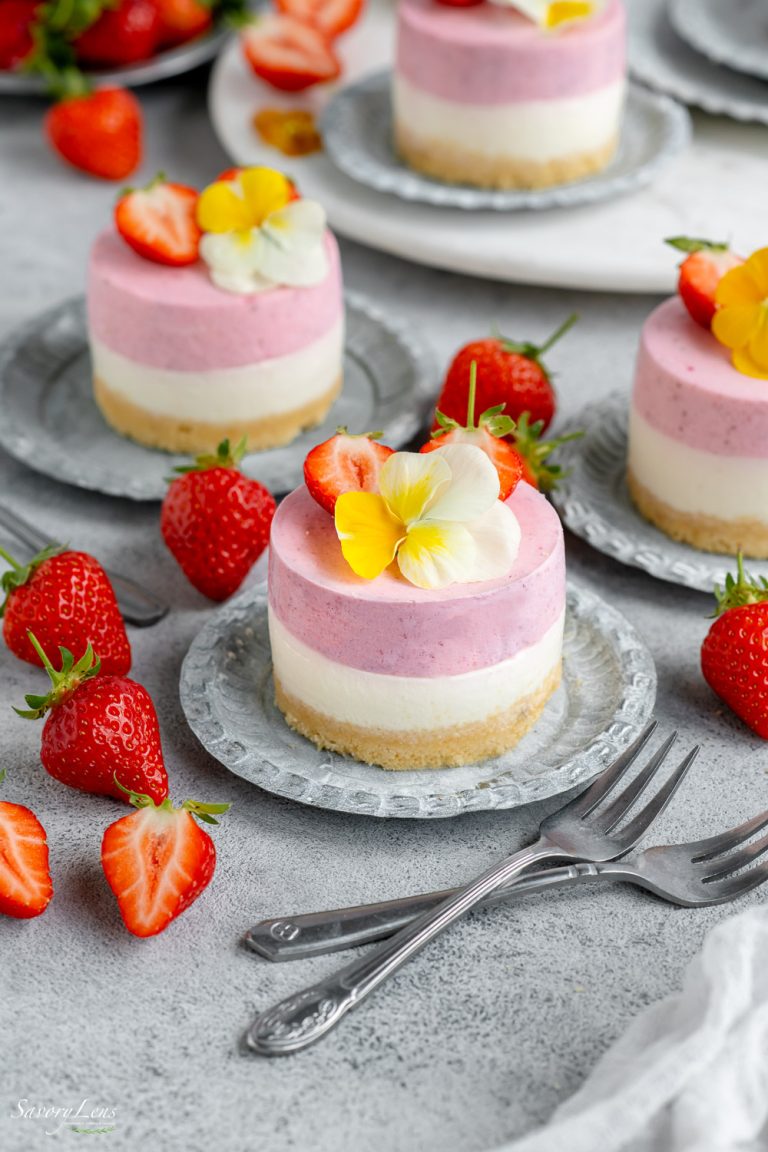 Feine Erdbeer-Törtchen mit weißer Schokolade – SavoryLens