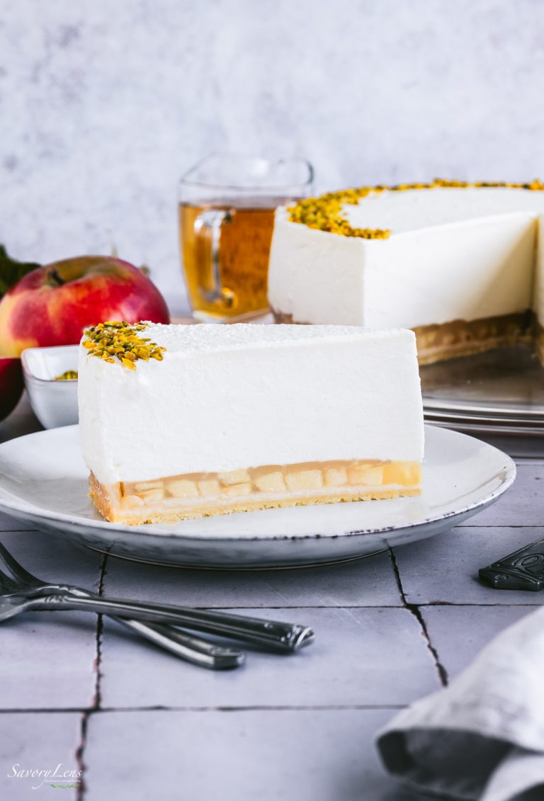 Apfel-Schmand-Torte mit Pistazien – SavoryLens