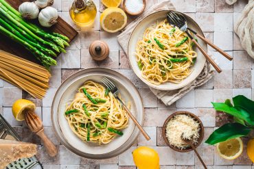 Pasta al Limone mit grünem Spargel