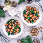 Süßkartoffel-Gnocchi mit Grünkohl und Champignons