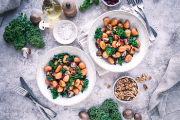 Süßkartoffel-Gnocchi mit Grünkohl und Champignons