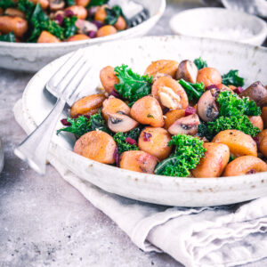 Süßkartoffel-Gnocchi mit Grünkohl und Champignons
