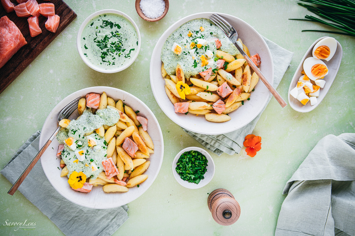 Schupfnudeln mit Grüner Soße und Lachs